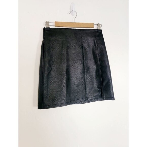 NWT Top Shop Black Faux Leather Split Side Mini Skirt Women's Size 4 - Picture 4 of 9